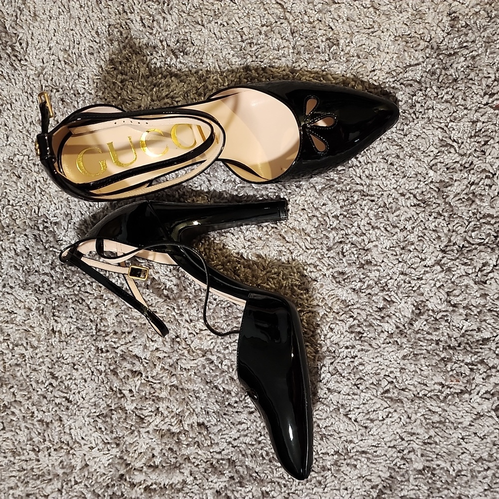 Shoe - Picture 2 of 4